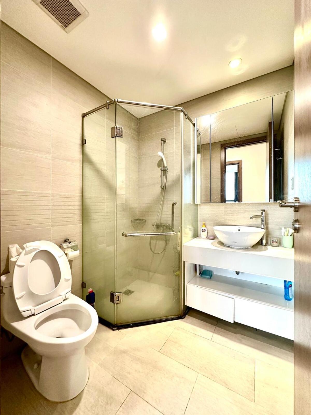Great Amenities, Convenient Location Luxury 2 Bedroom Căn hộ *