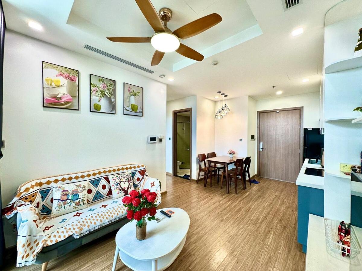 Great Amenities, Convenient Location Luxury 2 Bedroom * Hà Nội
